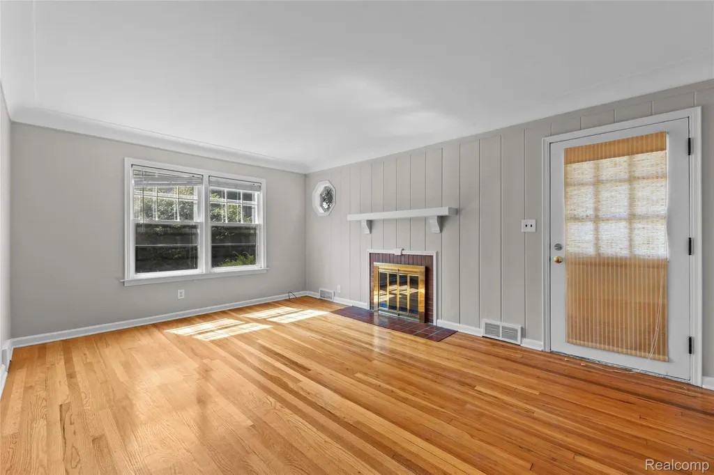 2204 Kalama Avenue Royal Oak City MI 48067