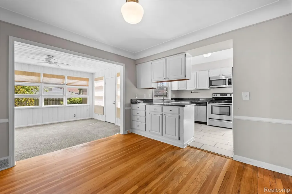 2204 Kalama Avenue Royal Oak City MI 48067