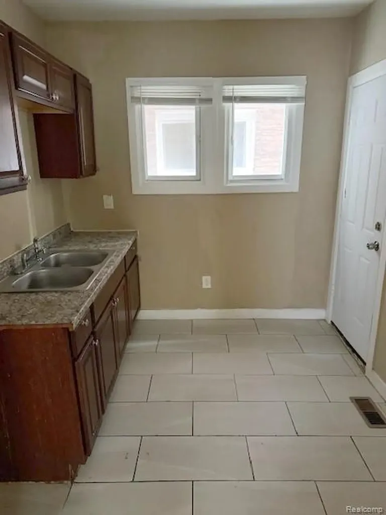 14889 Sussex Street Detroit City MI 48227