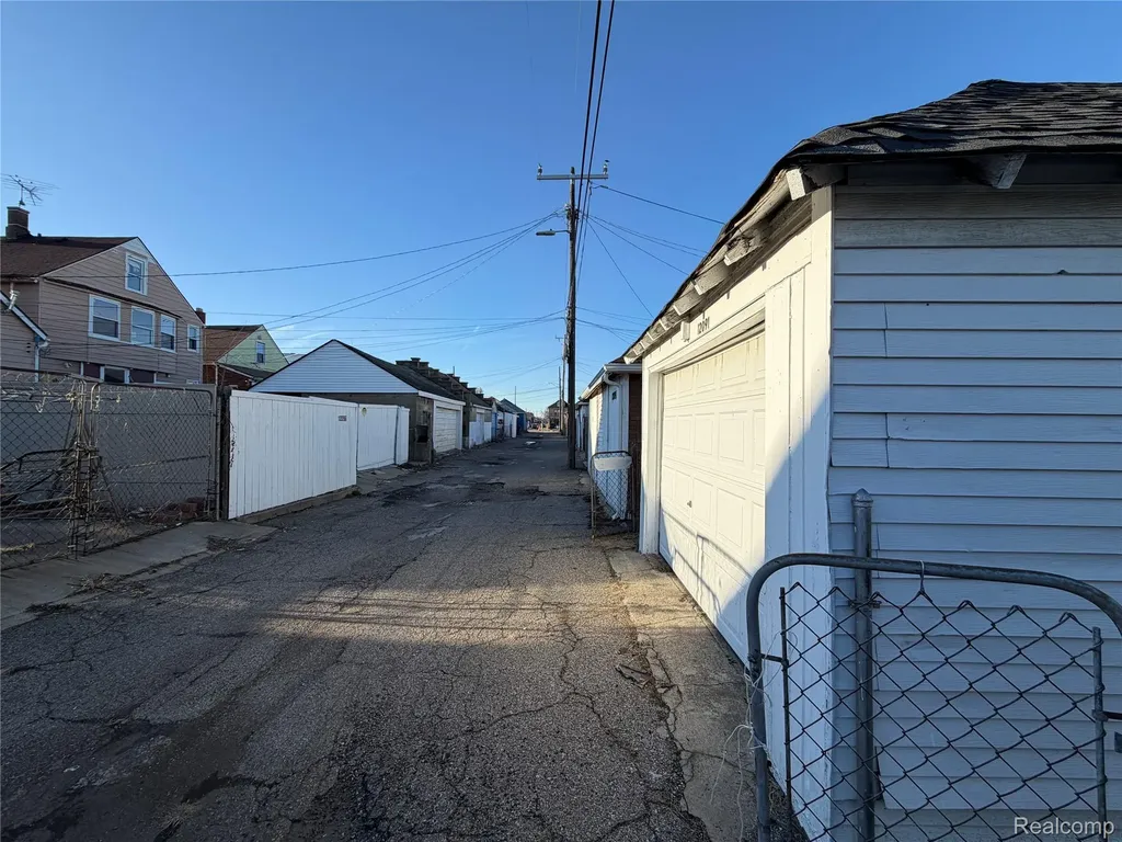 12091 Sobieski Street Hamtramck City MI 48212