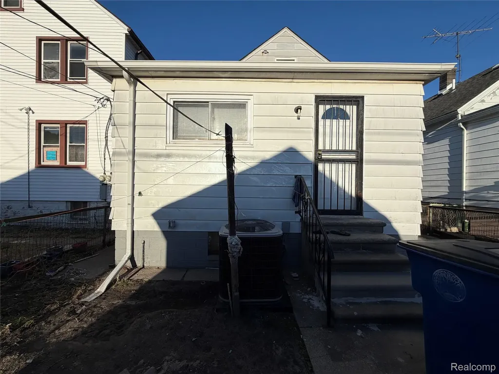 12091 Sobieski Street Hamtramck City MI 48212