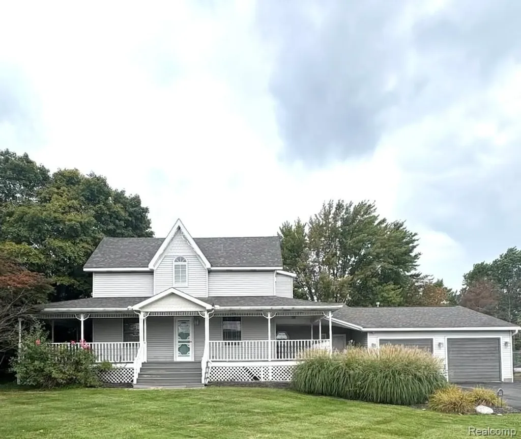 2052 S Dye Road Flint City MI 48532