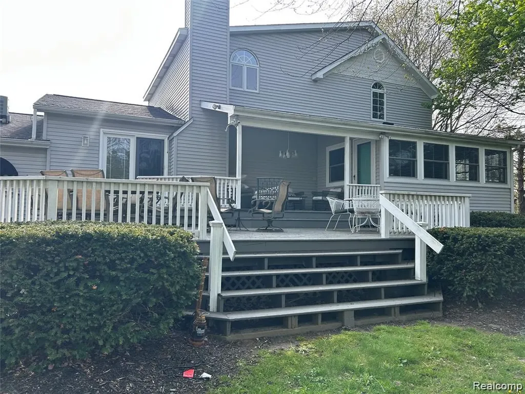 2052 S Dye Road Flint City MI 48532