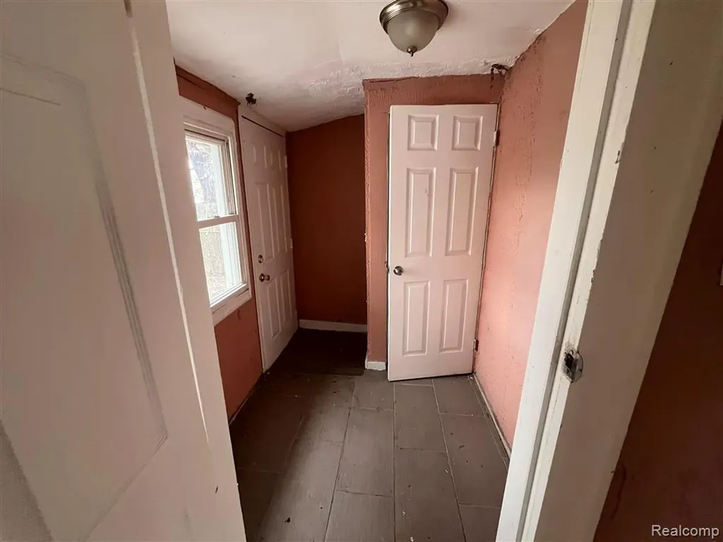 2119 Rome Avenue Warren City MI 48091