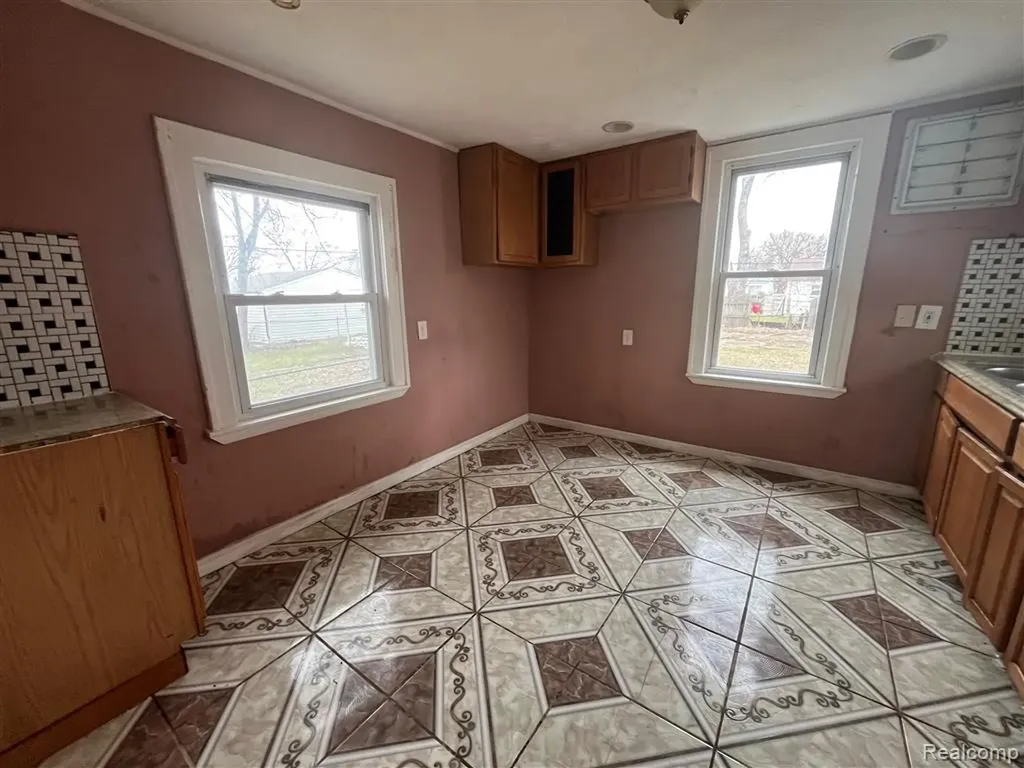 2119 Rome Avenue Warren City MI 48091
