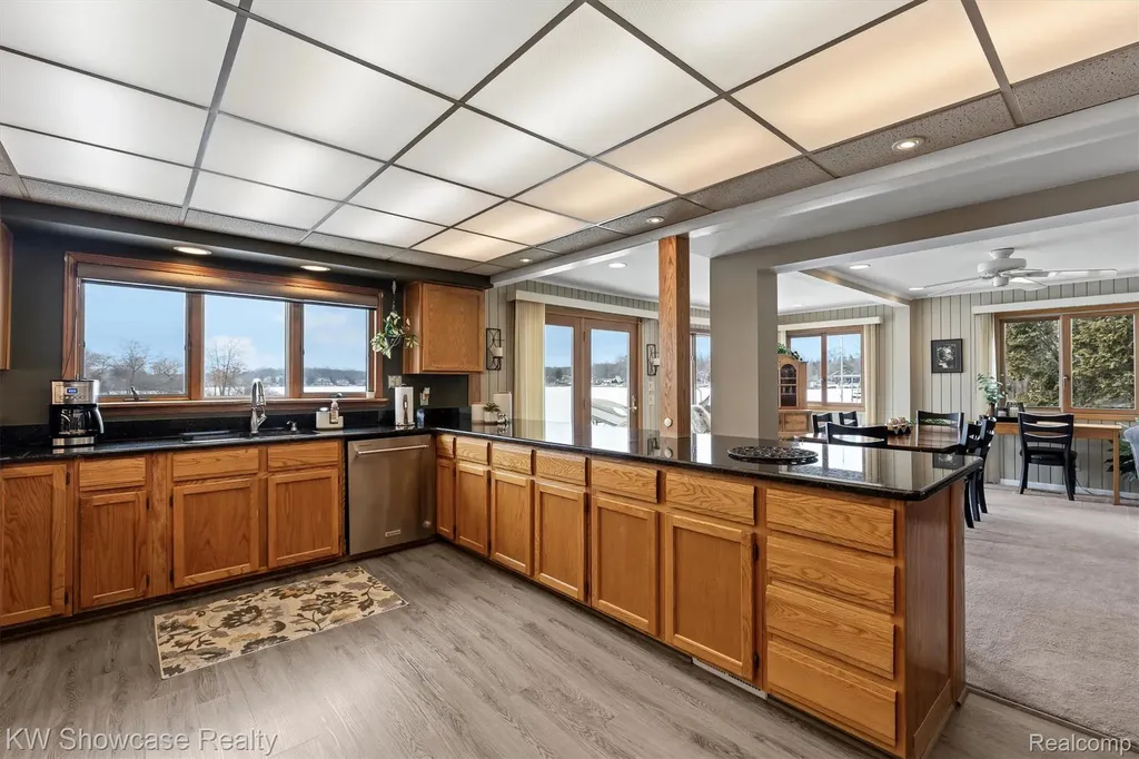 2324 N Duck Lake Road Highland Charter Township MI 48356