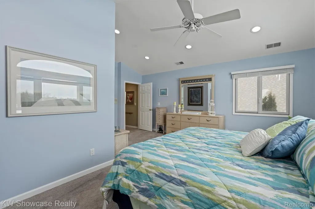 2324 N Duck Lake Road Highland Charter Township MI 48356