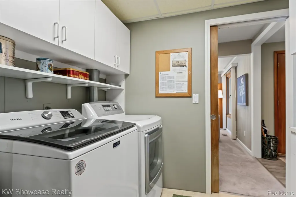 2324 N Duck Lake Road Highland Charter Township MI 48356