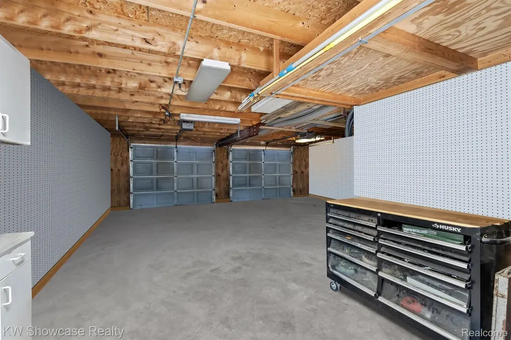 2324 N Duck Lake Road Highland Charter Township MI 48356