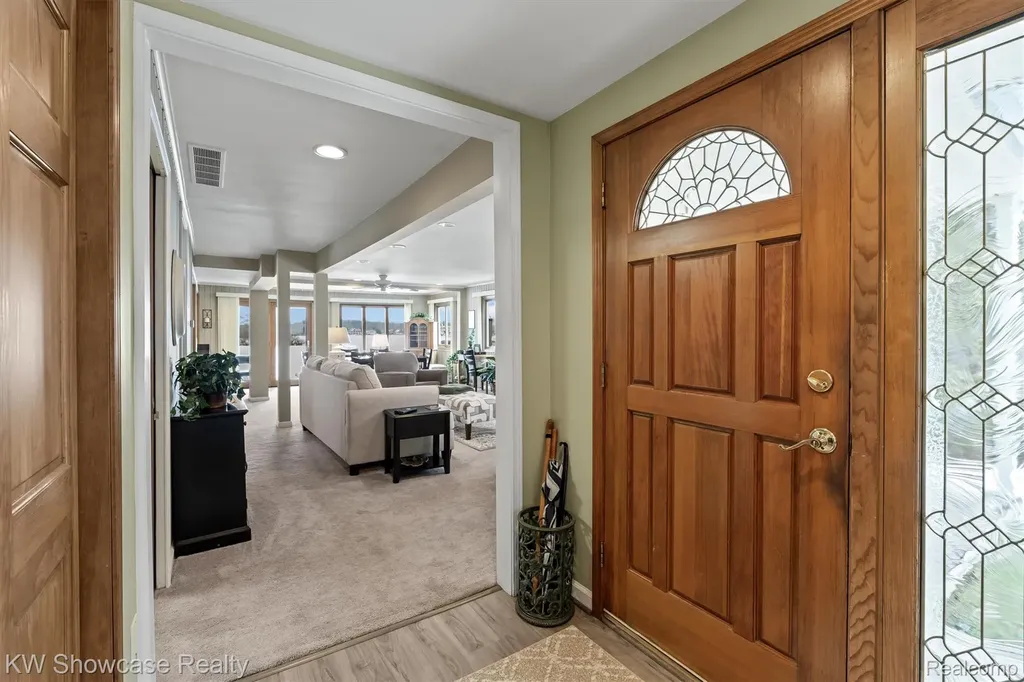 2324 N Duck Lake Road Highland Charter Township MI 48356