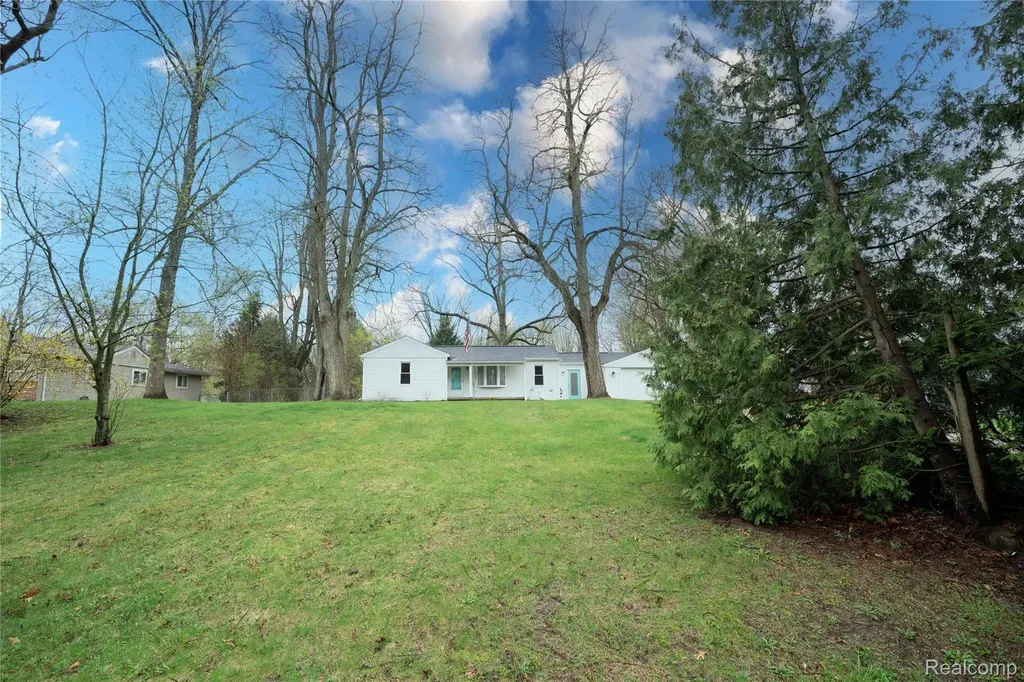 620 S Briarvale Drive Auburn Hills City MI 48326