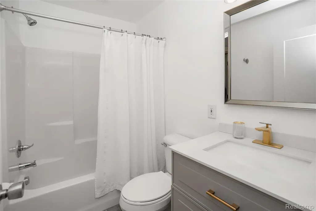 620 S Briarvale Drive Auburn Hills City MI 48326
