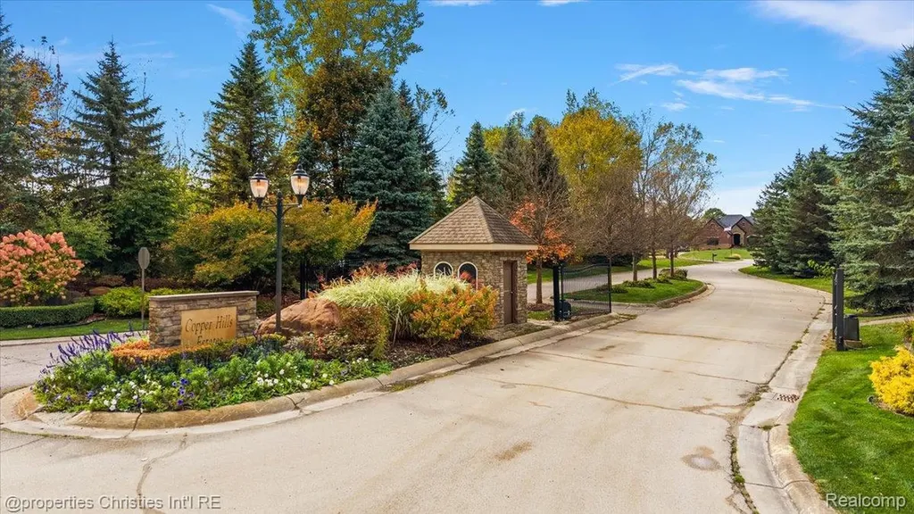 1933 Shane Court Addison Township MI 48370