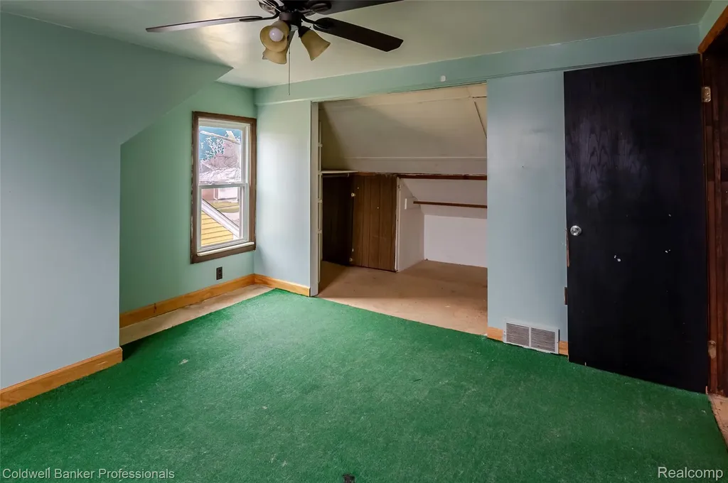 24883 Dale Avenue Eastpointe City MI 48021