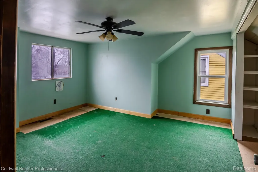 24883 Dale Avenue Eastpointe City MI 48021