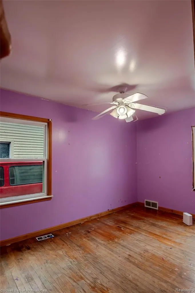 24883 Dale Avenue Eastpointe City MI 48021