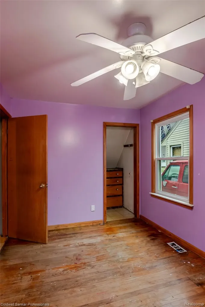 24883 Dale Avenue Eastpointe City MI 48021