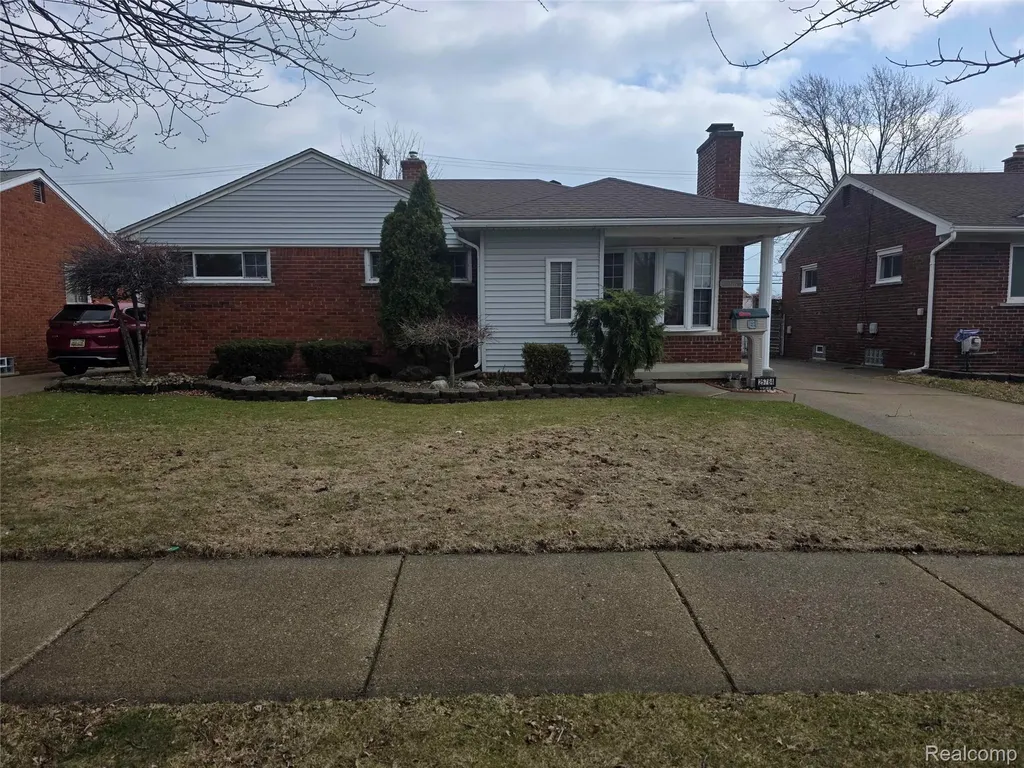 25784 Collingwood Street Roseville City MI 48066
