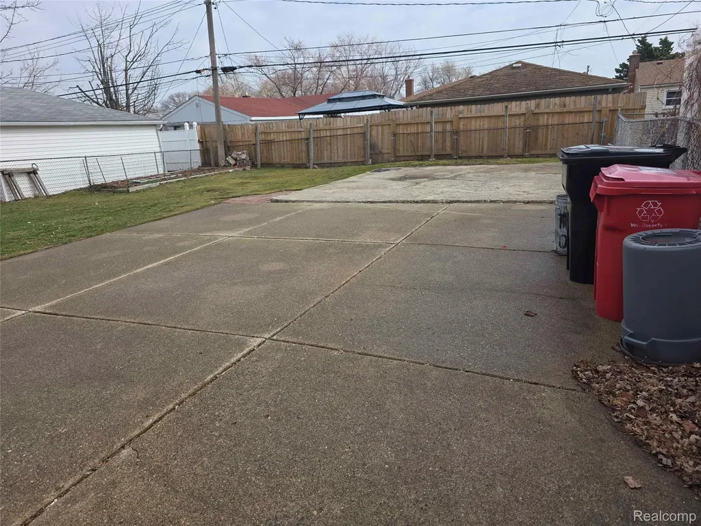 25784 Collingwood Street Roseville City MI 48066