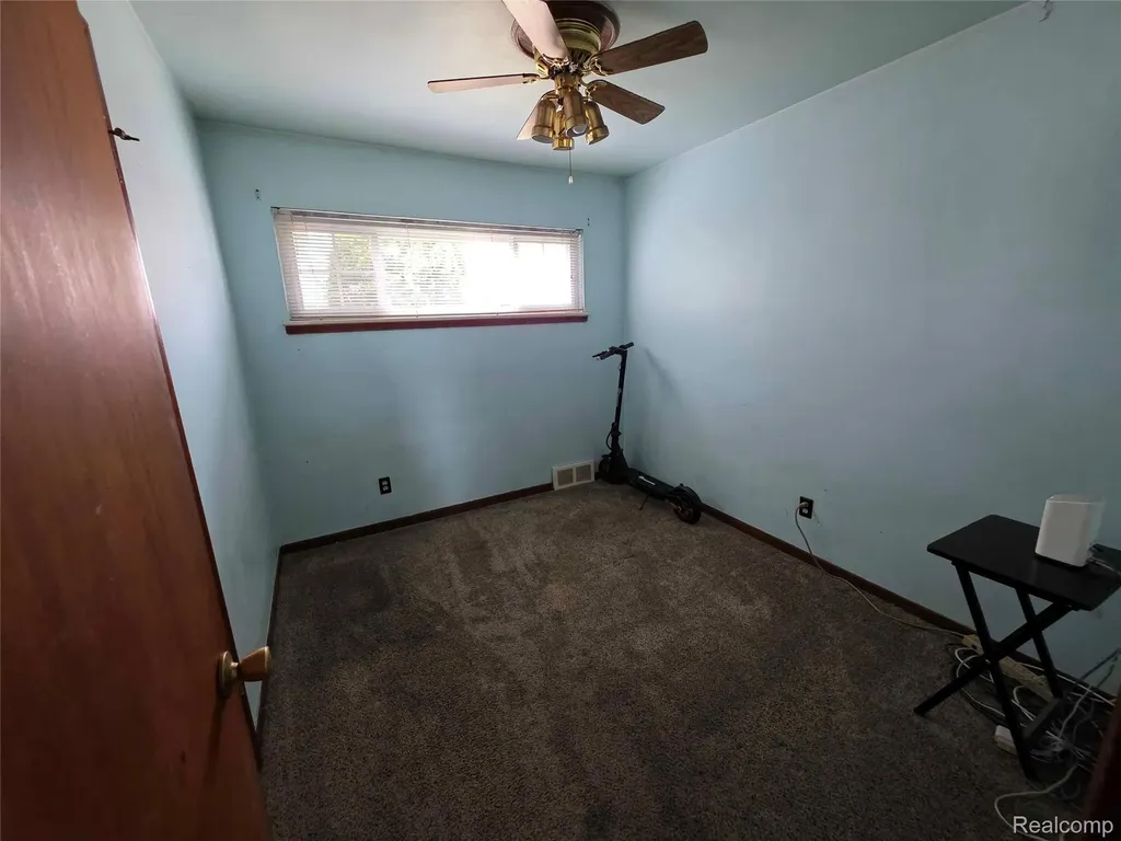25784 Collingwood Street Roseville City MI 48066