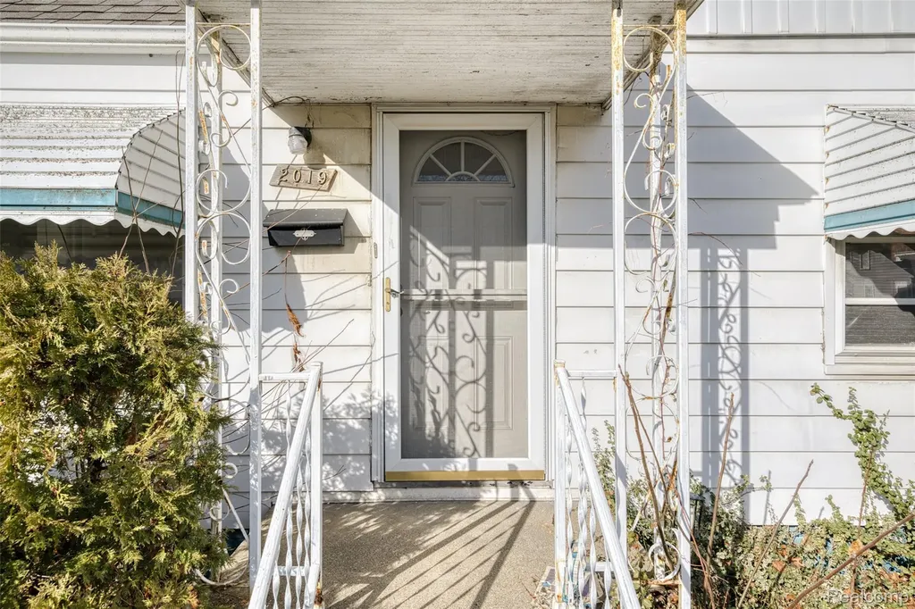 2019 Hyland Street Ferndale City MI 48220