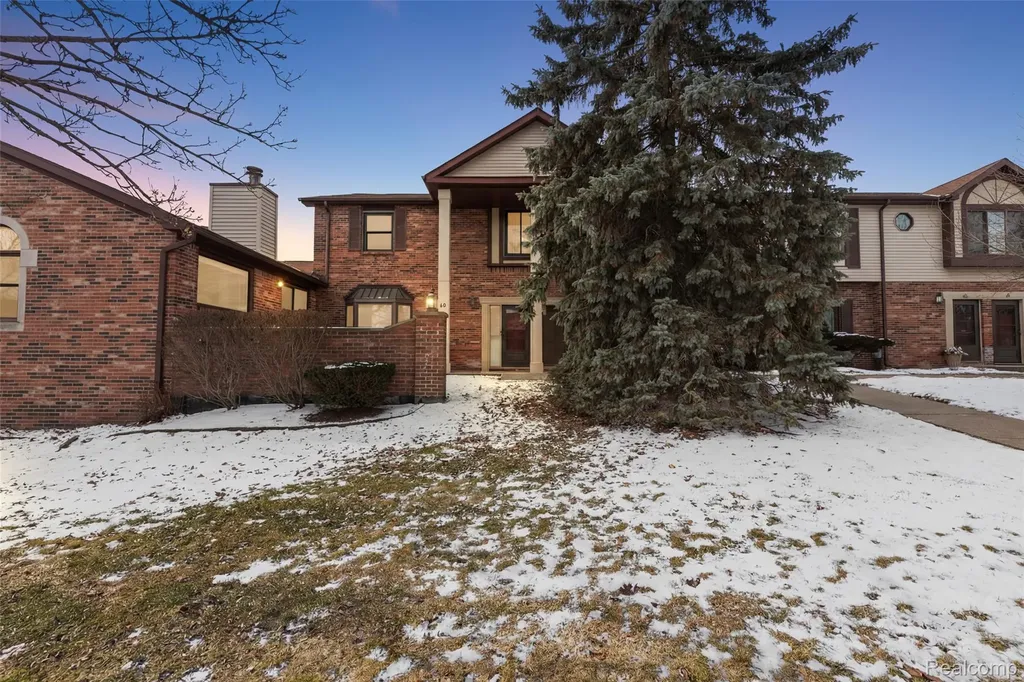 2322 London Bridge Drive Rochester Hills City MI 48307