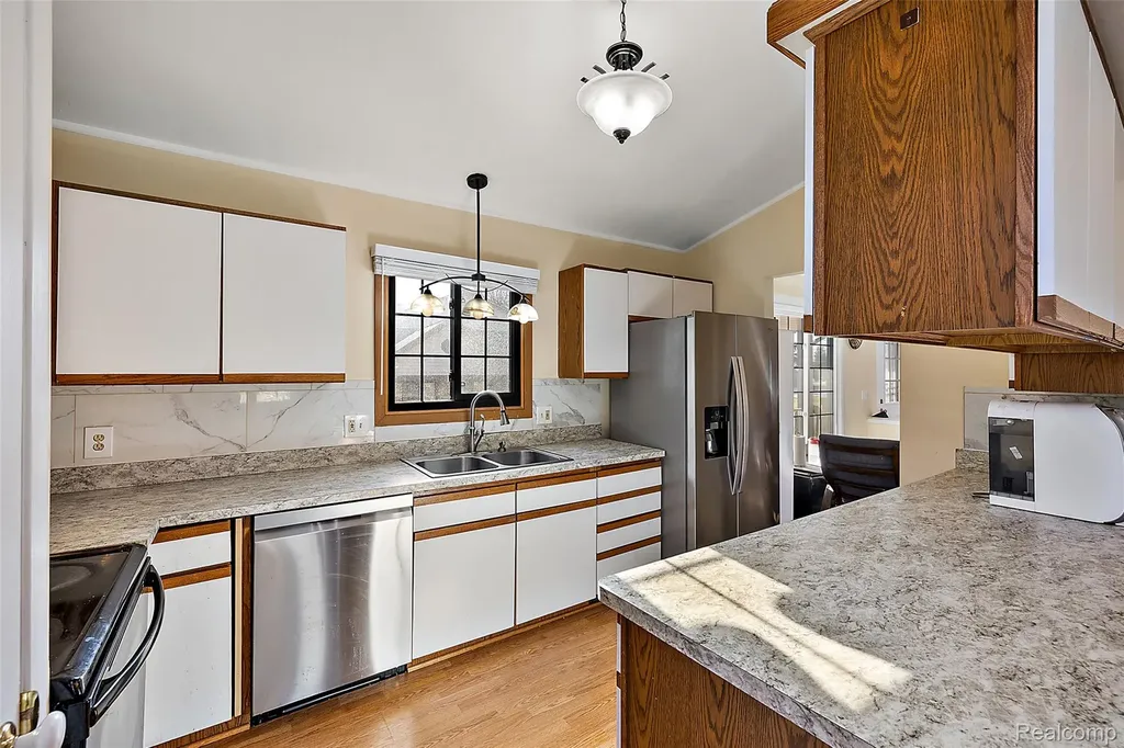 2322 London Bridge Drive Rochester Hills City MI 48307