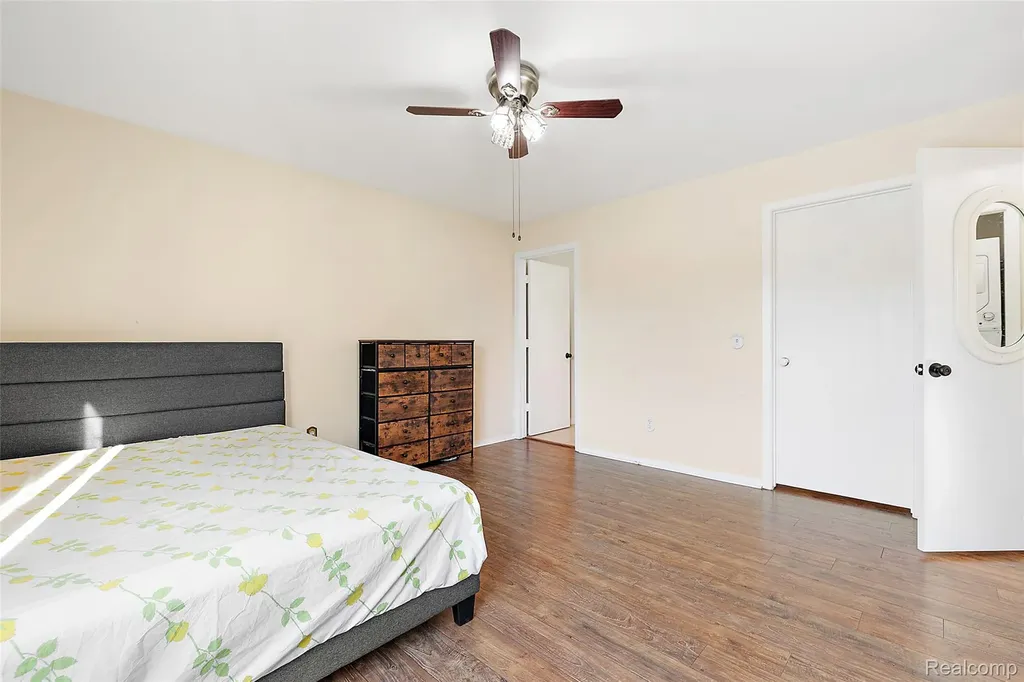 2322 London Bridge Drive Rochester Hills City MI 48307
