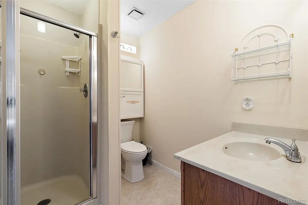 2322 London Bridge Drive Rochester Hills City MI 48307