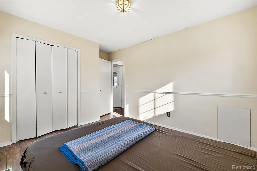 2322 London Bridge Drive Rochester Hills City MI 48307