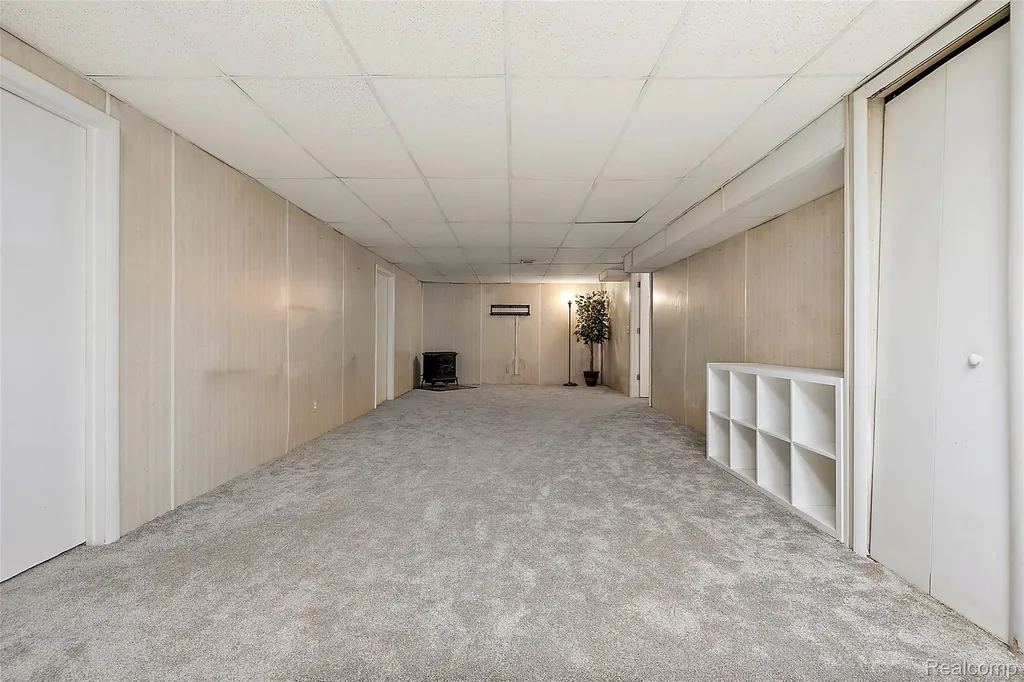 2322 London Bridge Drive Rochester Hills City MI 48307
