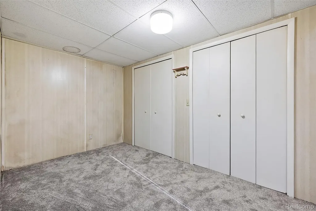 2322 London Bridge Drive Rochester Hills City MI 48307
