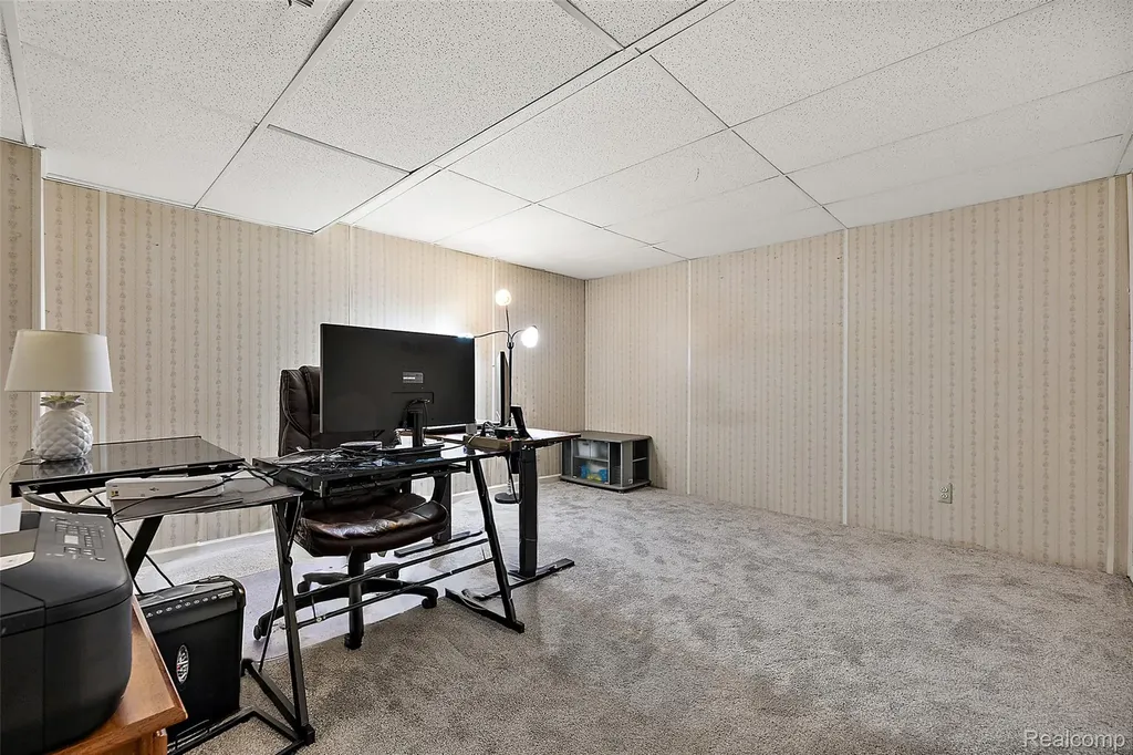 2322 London Bridge Drive Rochester Hills City MI 48307