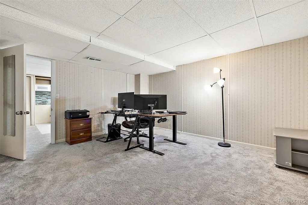 2322 London Bridge Drive Rochester Hills City MI 48307