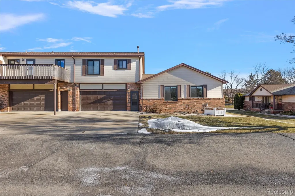 2322 London Bridge Drive Rochester Hills City MI 48307