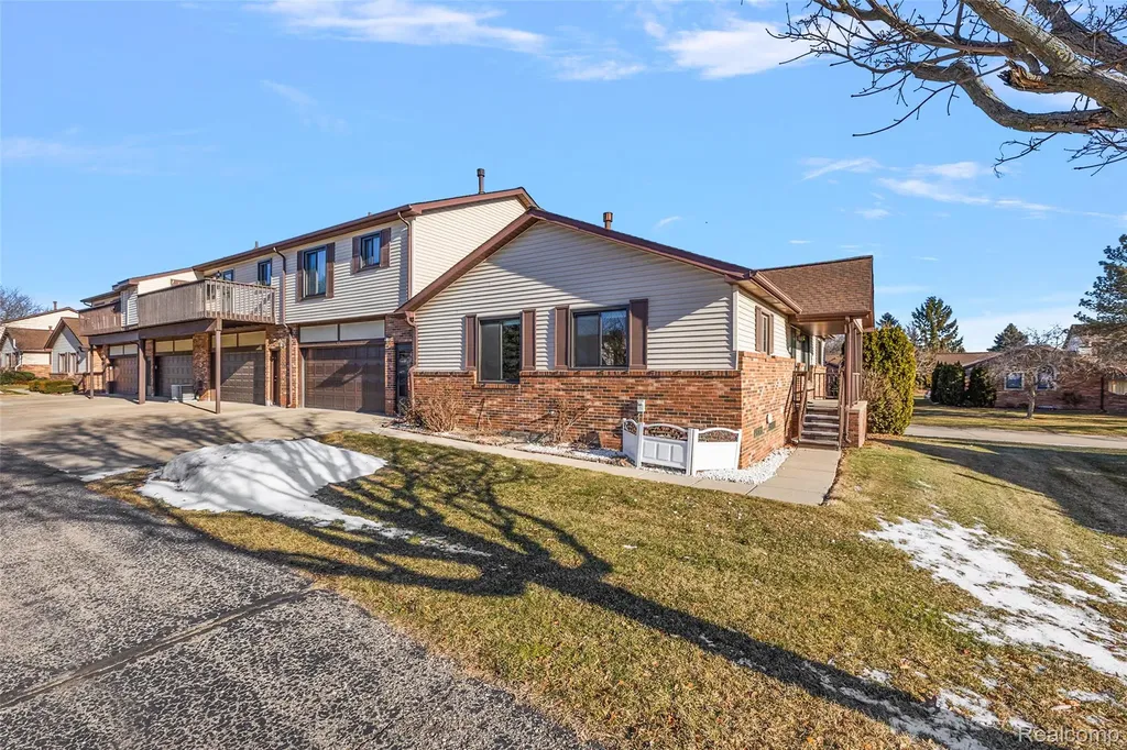 2322 London Bridge Drive Rochester Hills City MI 48307