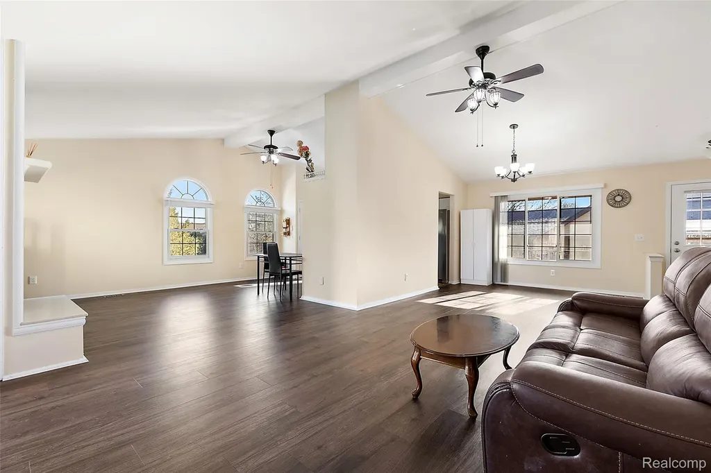 2322 London Bridge Drive Rochester Hills City MI 48307