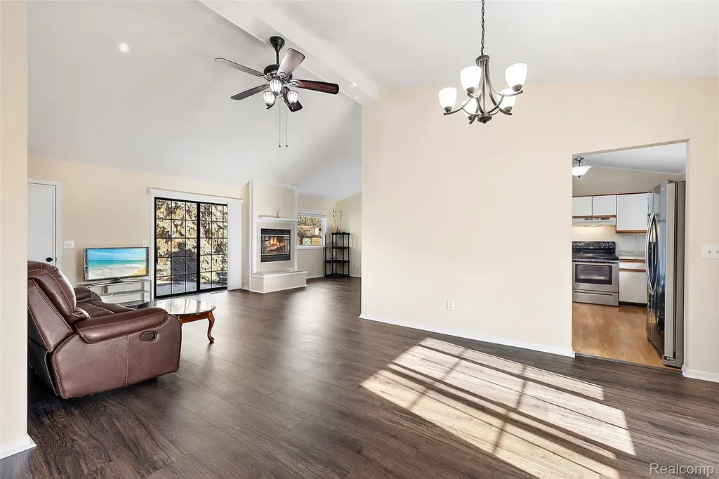 2322 London Bridge Drive Rochester Hills City MI 48307