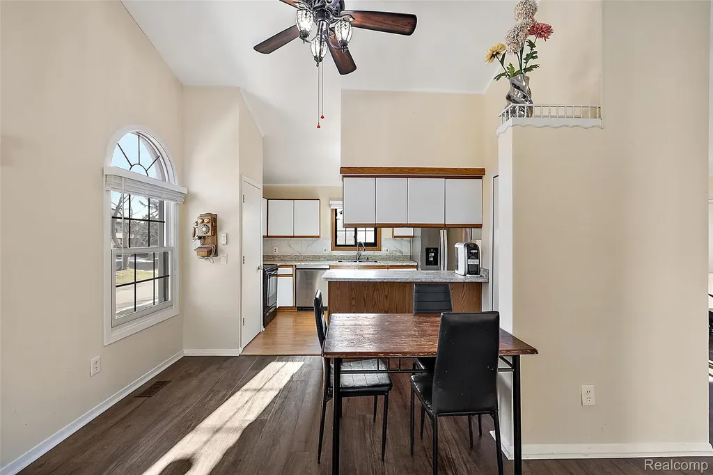 2322 London Bridge Drive Rochester Hills City MI 48307