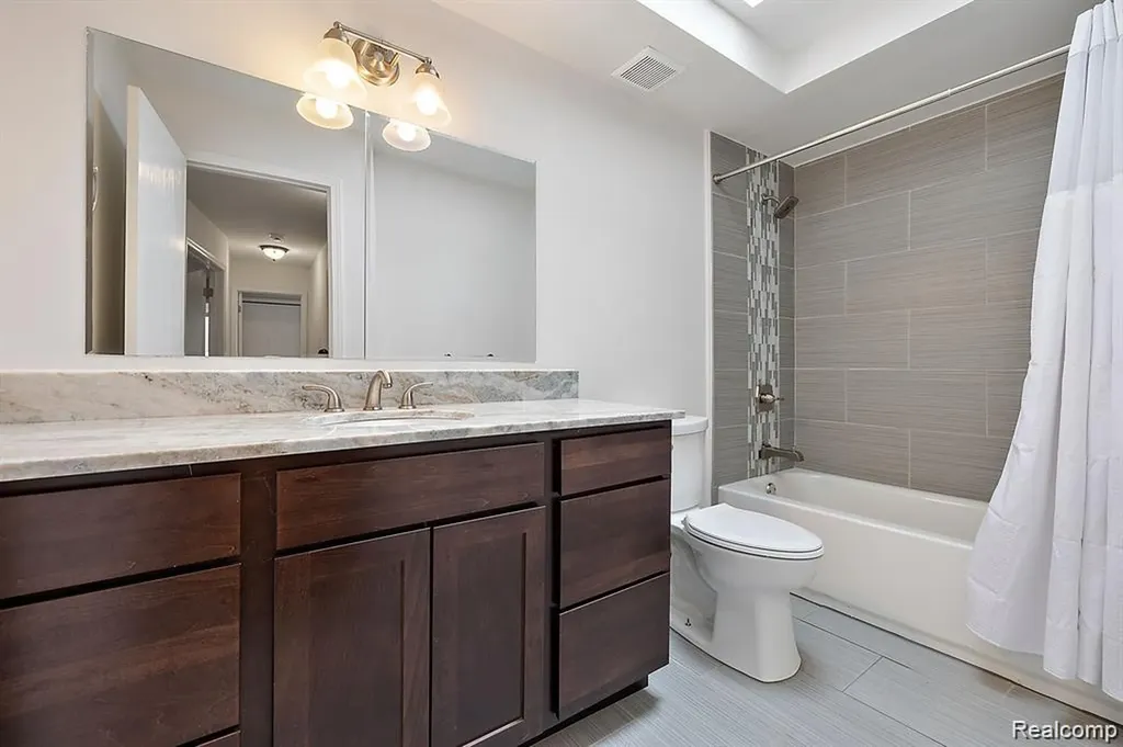 2116 Hidden Trail Drive Sterling Heights City MI 48314