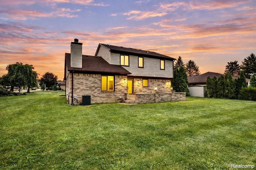 2116 Hidden Trail Drive Sterling Heights City MI 48314