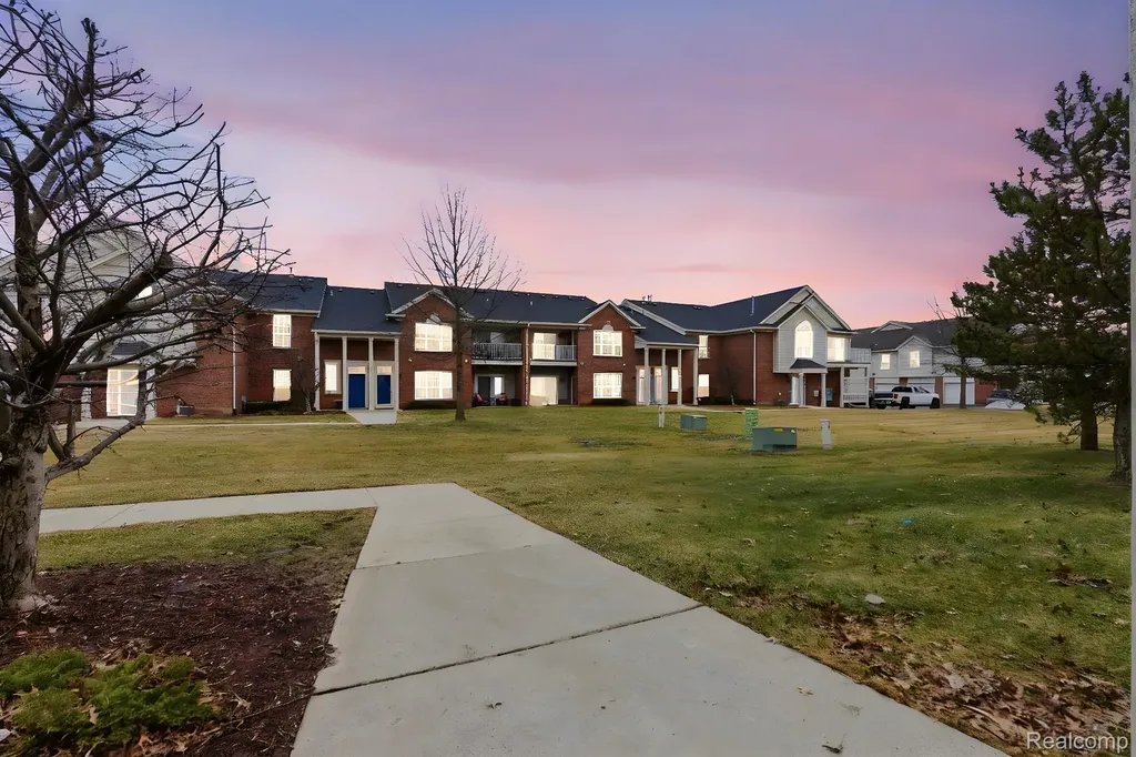 51602 Stern Lane Chesterfield Township MI 48051