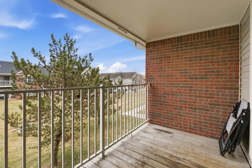 51602 Stern Lane Chesterfield Township MI 48051