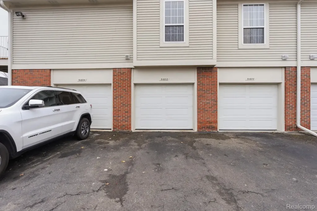51602 Stern Lane Chesterfield Township MI 48051