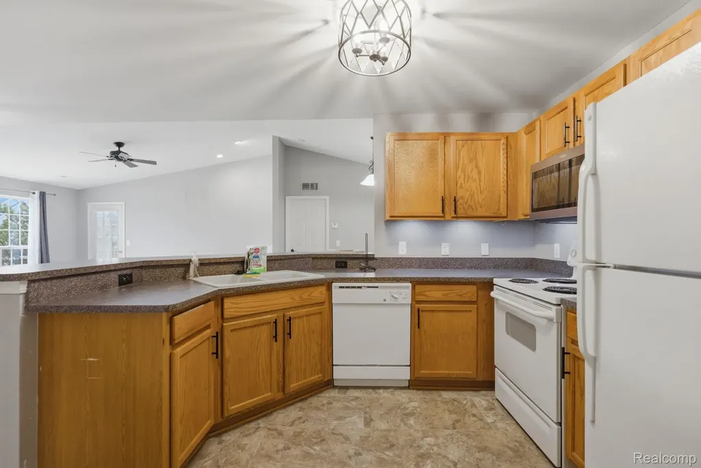 51602 Stern Lane Chesterfield Township MI 48051