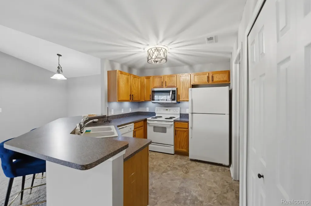 51602 Stern Lane Chesterfield Township MI 48051