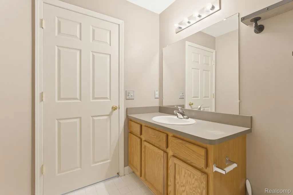 51602 Stern Lane Chesterfield Township MI 48051