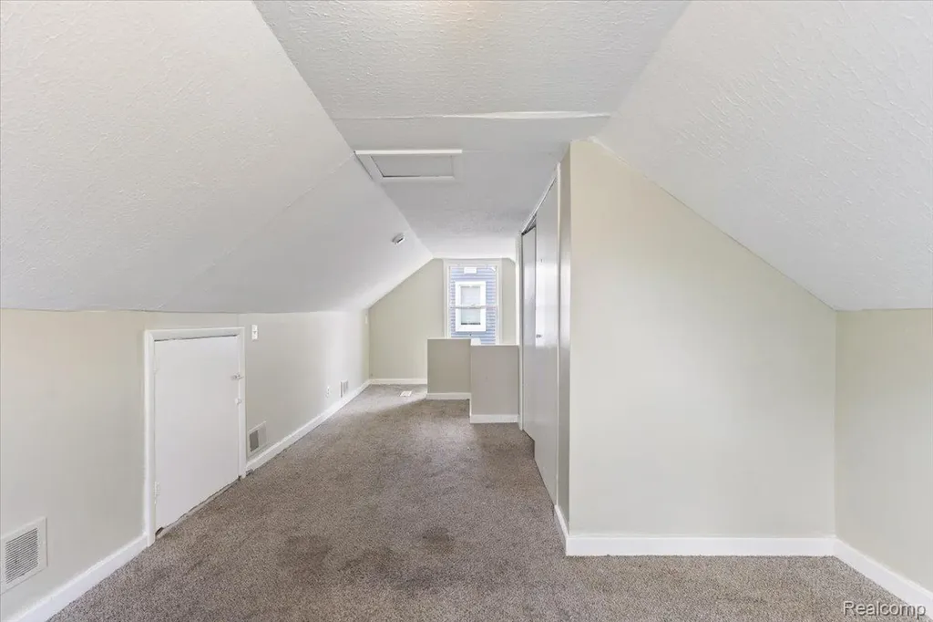 6808 Fisher Avenue Warren City MI 48091