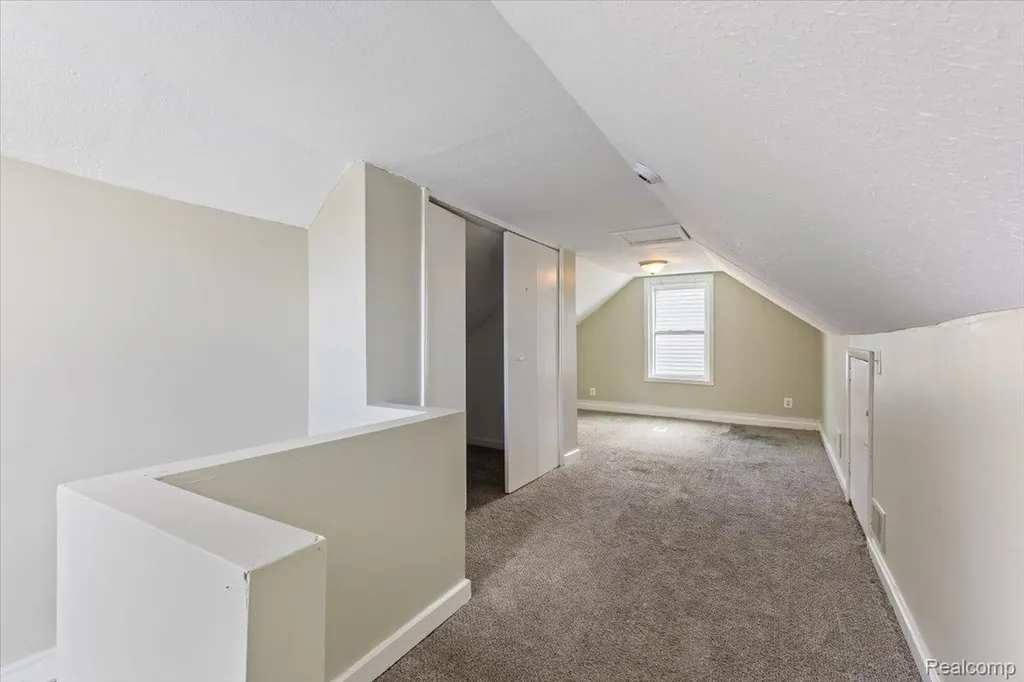 6808 Fisher Avenue Warren City MI 48091