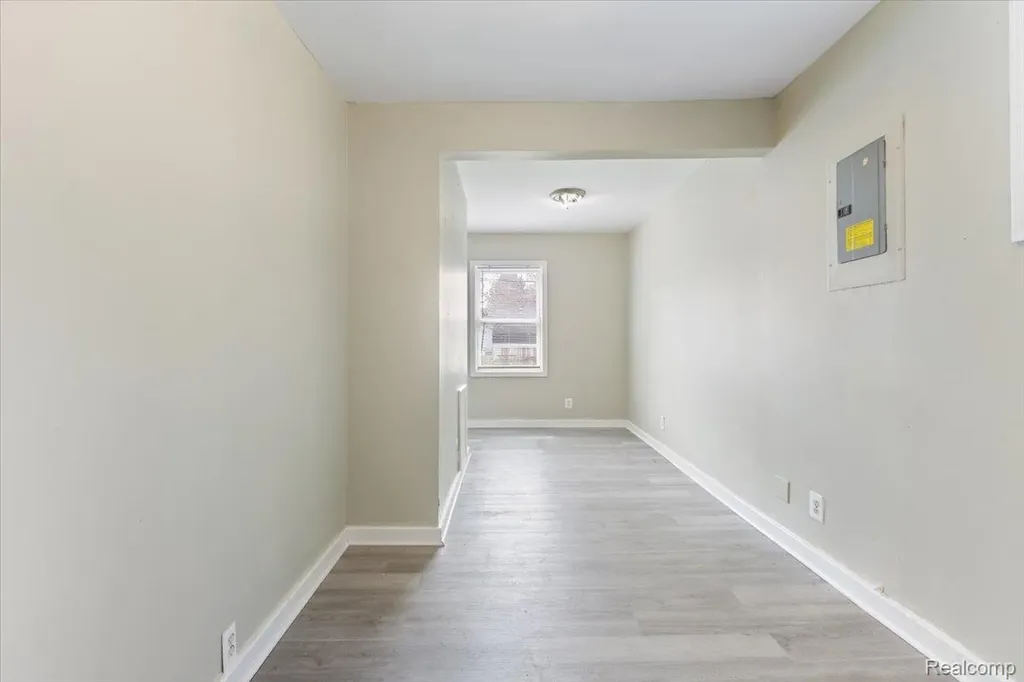 6808 Fisher Avenue Warren City MI 48091